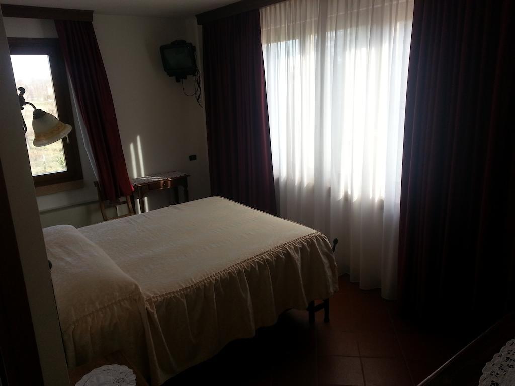 Agriturismo Corte Trincerone Mantoue Chambre photo